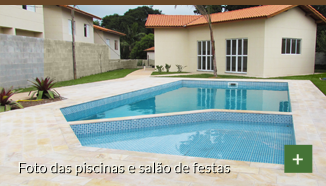 Foto das piscinas e salão de festas